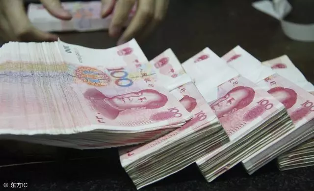 小舅軟磨硬泡借走八萬,三年後我買房催他還錢,他居然說早還清了