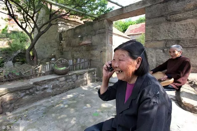 當了上門女婿,丈母娘拒我媽上門,我卻不敢吭聲,因我媽確實有錯