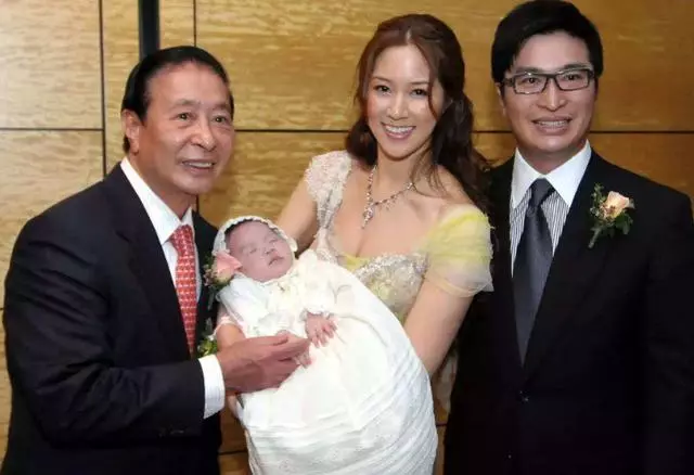 千億兒媳名號不保?李兆基退休,徐子淇老公與大叔子明爭暗鬥!