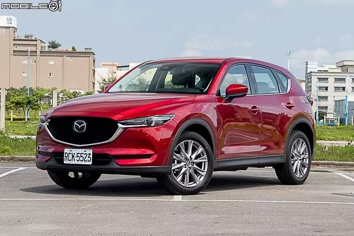 R A V 4 / CR-V / CX-5 / Forester全面開戰! 熱門中型SUV集體評比
