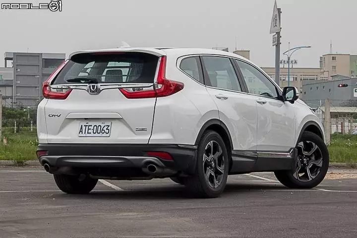 R A V 4 / CR-V / CX-5 / Forester全面開戰! 熱門中型SUV集體評比