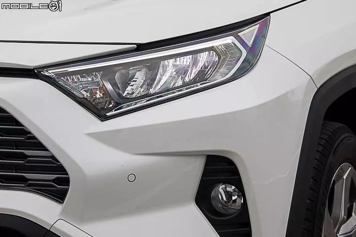 R A V 4 / CR-V / CX-5 / Forester全面開戰! 熱門中型SUV集體評比