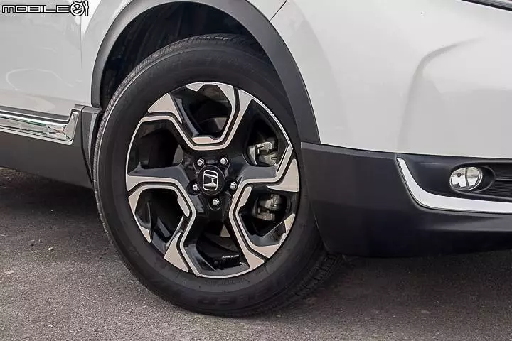 R A V 4 / CR-V / CX-5 / Forester全面開戰! 熱門中型SUV集體評比
