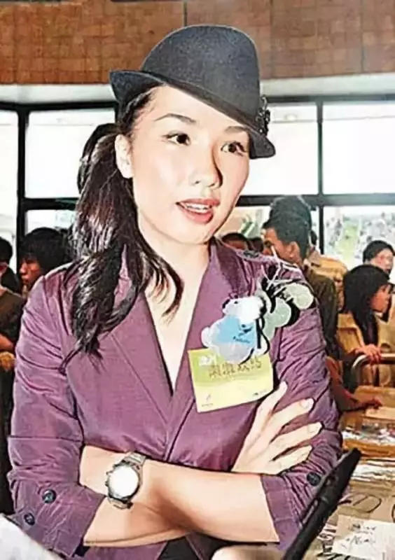 TVB前港姐,息影10年再度亮相!43歲更罕見曬fit爆身材!