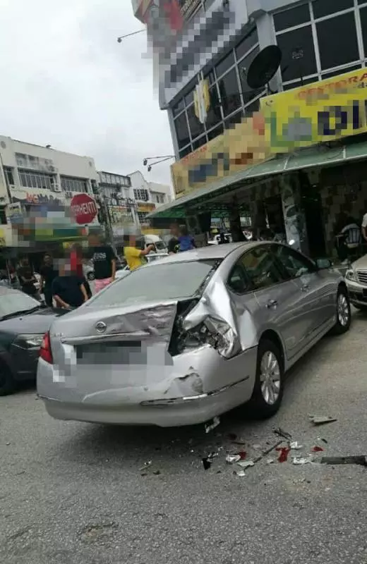 亂停車惹被撞成這樣怒喊告!員警卻說「對方沒錯」