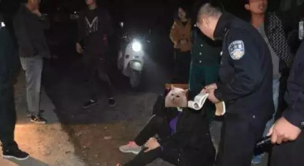 女子淩晨獨自跑步鍛煉,突然背後敲來一棍子!回頭發現不是人