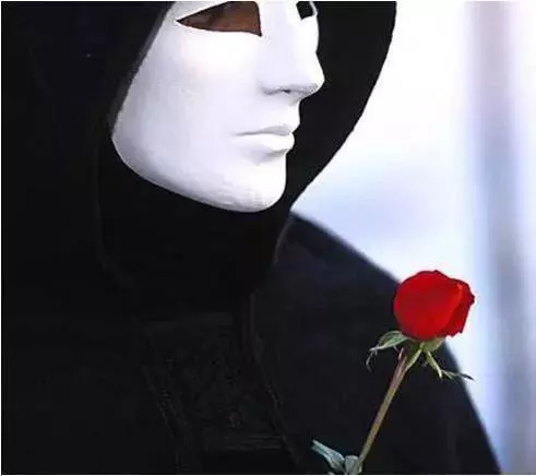爸媽逼著我嫁給富豪的瘋兒子,結婚滿1個月後,我心裡樂開花