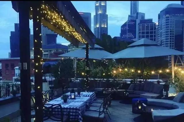 新加坡10家景美卻不貴的屋頂bar和餐廳,一個人花費不到30元!