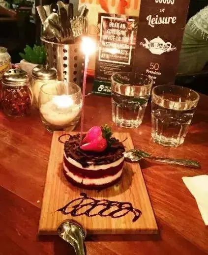 新加坡10家景美卻不貴的屋頂bar和餐廳,一個人花費不到30元!