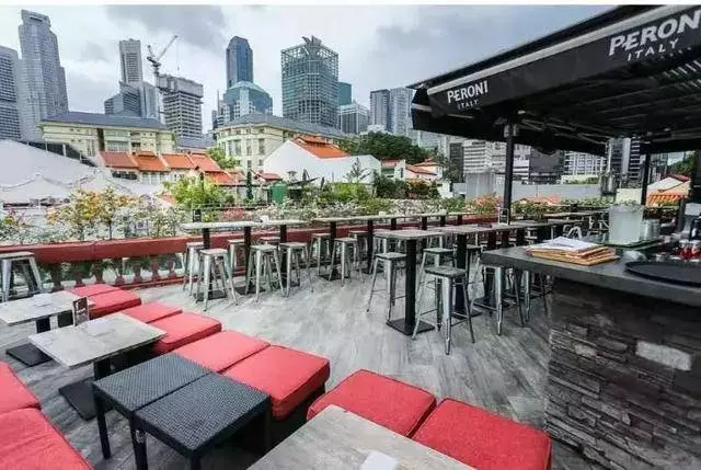 新加坡10家景美卻不貴的屋頂bar和餐廳,一個人花費不到30元!