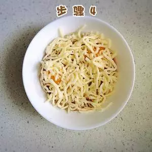 【香腸奶酪烘蛋的做法】只需擺好材料去微波!驚艷全家的早餐端上桌