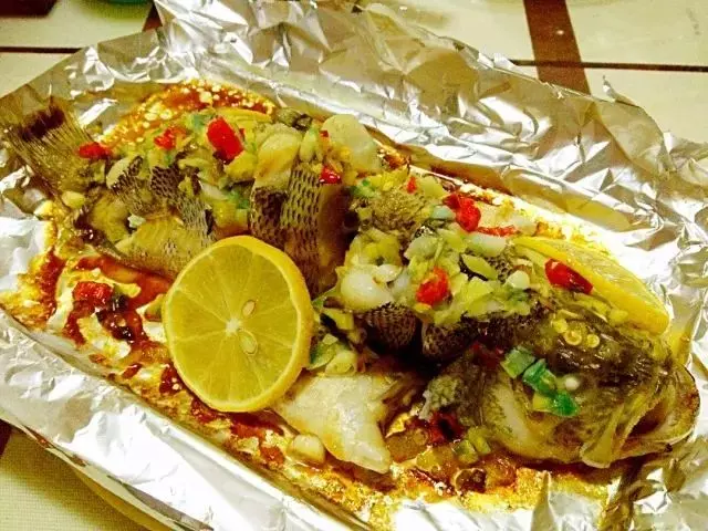 檸檬烤魚 油燜大蝦 五味鴨