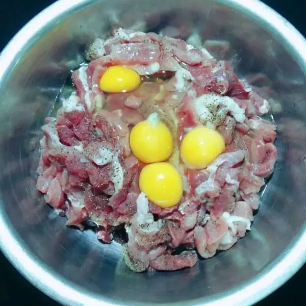 阿嬤用了50年的酥肉配方,慢一秒就夾不到,簡單幾步,新手也能做到0失敗
