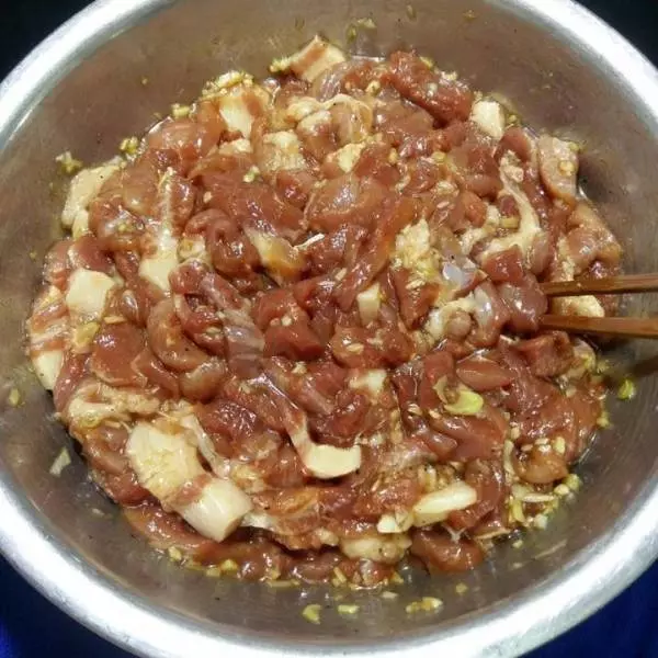 阿嬤用了50年的酥肉配方,慢一秒就夾不到,簡單幾步,新手也能做到0失敗