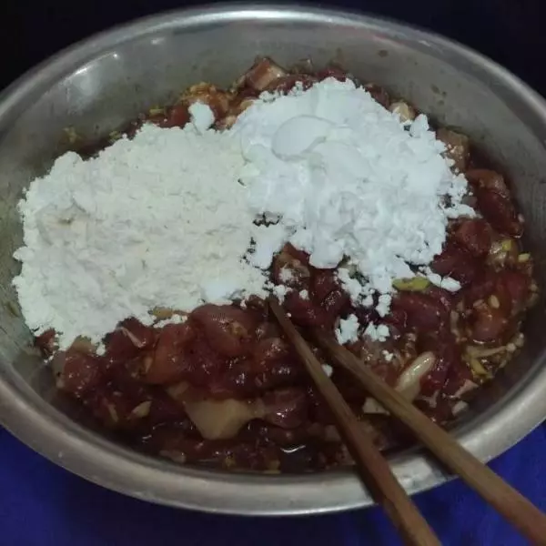 阿嬤用了50年的酥肉配方,慢一秒就夾不到,簡單幾步,新手也能做到0失敗