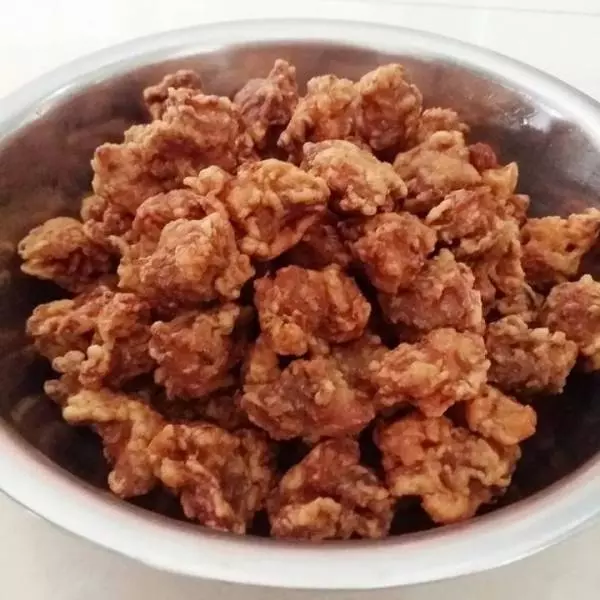 阿嬤用了50年的酥肉配方,慢一秒就夾不到,簡單幾步,新手也能做到0失敗