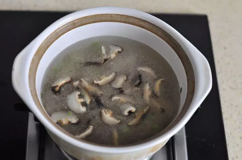 一碗內容豐富的粥可以這樣煮----燕麥雞蛋瘦肉粥