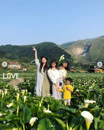 陽明山採海芋「遇到女神」! 被拍4正面照…電暈男網友:太正
