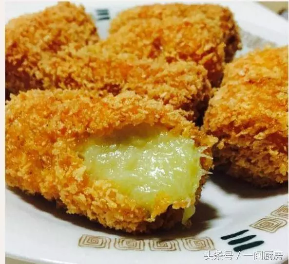 一個雞蛋,兩根香蕉,一點麵粉就可以做出的美食!無需任何添加!孩子吃完開心的蹦起來!!