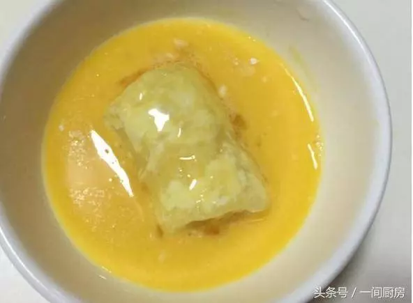 一個雞蛋,兩根香蕉,一點麵粉就可以做出的美食!無需任何添加!孩子吃完開心的蹦起來!!