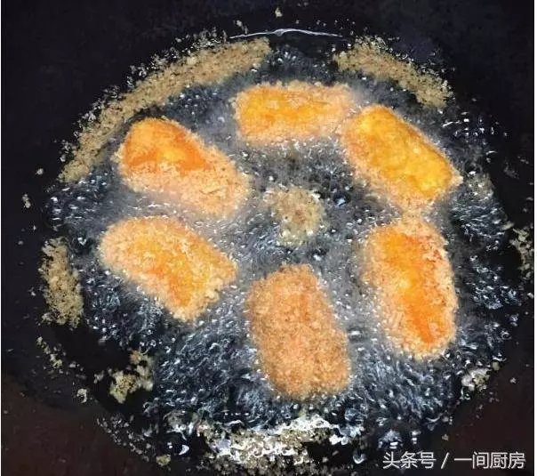 一個雞蛋,兩根香蕉,一點麵粉就可以做出的美食!無需任何添加!孩子吃完開心的蹦起來!!