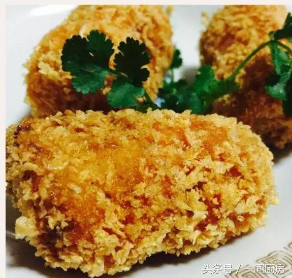 一個雞蛋,兩根香蕉,一點麵粉就可以做出的美食!無需任何添加!孩子吃完開心的蹦起來!!