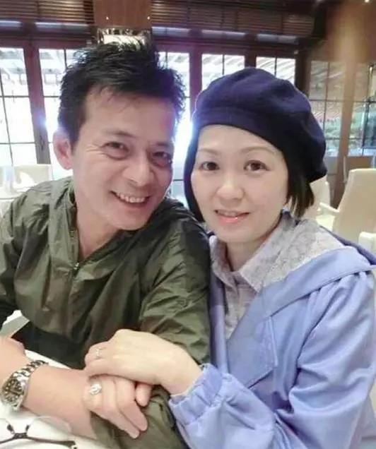 曾為救妻花750萬,自己卻穿59元褲子,黃日華直言妻子比女兒重要