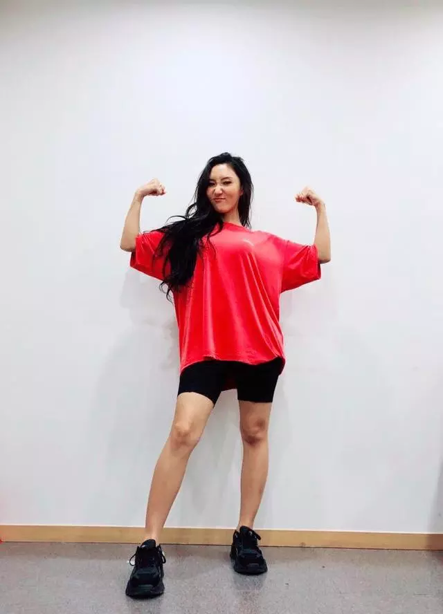 女團成員音樂節目一位,獲獎感言卻提及叔叔,節目中她透露原因!