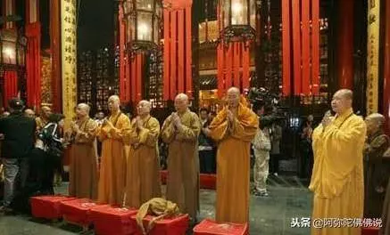 燒香拜佛時,一定要說{這句話},相當於念經百遍,再許願才靈驗