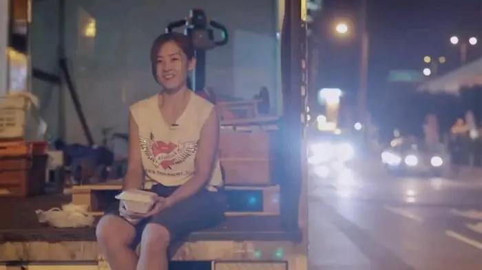 港版羅拉悽慘身世曝光:爸爸被騙坐牢,17歲就被親人趕出家門