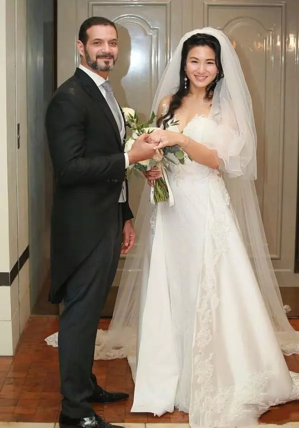 74歲鄭佩佩女兒出嫁!曾奪港姐亞軍「神複製媽媽年輕時候」 女婿高顏值外型超匹配