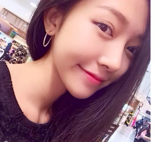 他意外撿到「超級正妹學生證」,沒想到當本人來領取時,真的讓人傻眼了!