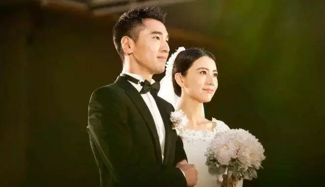 差9歲姐弟戀不被看好?婚後7年被查不孕領養殘疾孤兒,生活令人羨慕!