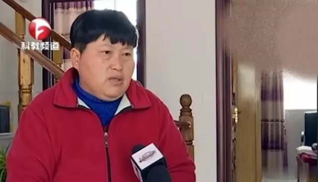婚後妻子一直不圓房,丈夫外出工作前提要求,妻子一腳將他踹下床