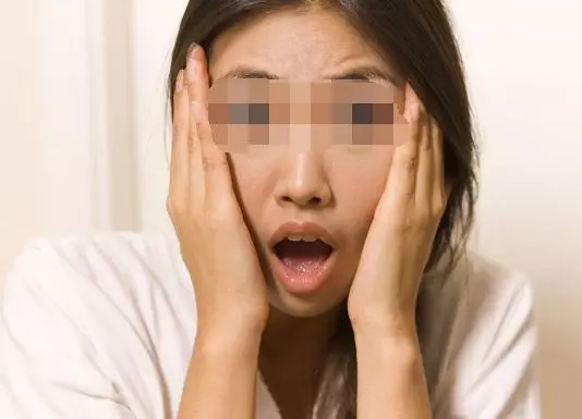 新婚夜,老公接一電話後去加班,老婆心疼去送湯,一進公司,蒙了