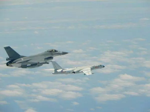 戰機「對峙」台軍自稱「中國空軍」,解放軍回了這麼一句