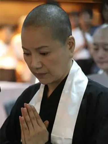 54歲唐美雲為父積陰德,決意吃素,7年後近況曝光,竟已經剃度出家!網友卻說:雨過天晴!
