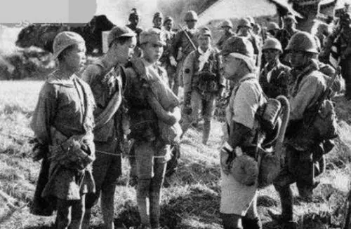 為何二戰時日本兵要戴著「尿布」而不是戴鋼盔呢?看完只能說「日本」真的很變態!