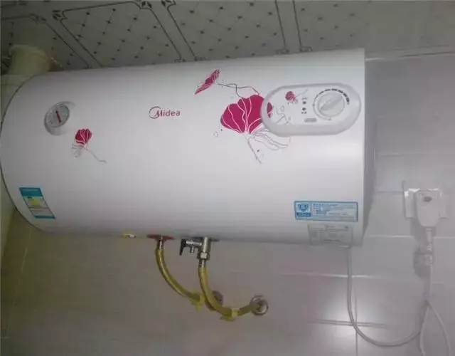 外出時,家用電器的插頭到底要不要拔掉?原來很多人都做錯了
