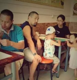 48歲吳倩蓮近照如黃臉婆,劉德華跪地求婚不應,卻嫁平民丈夫!