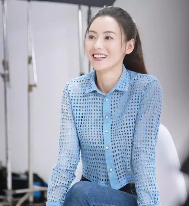 張柏芝首曬4個月「小王子」近照,像極了母親,晚上更是親自照顧