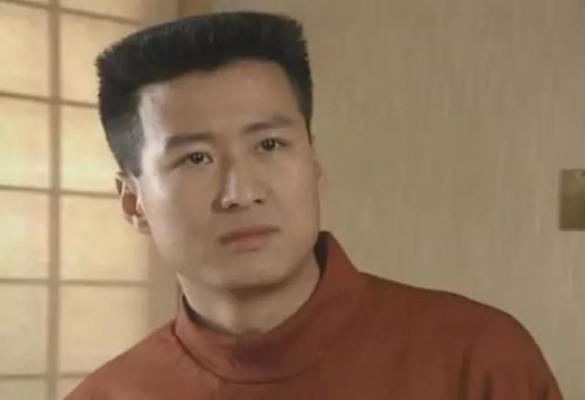 55歲孫興近況曝光!一手好牌打爛,夫妻倆到處走穴商演,網友:混到這個地步?