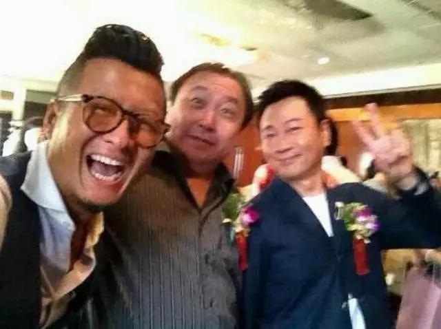 55歲孫興近況曝光!一手好牌打爛,夫妻倆到處走穴商演,網友:混到這個地步?