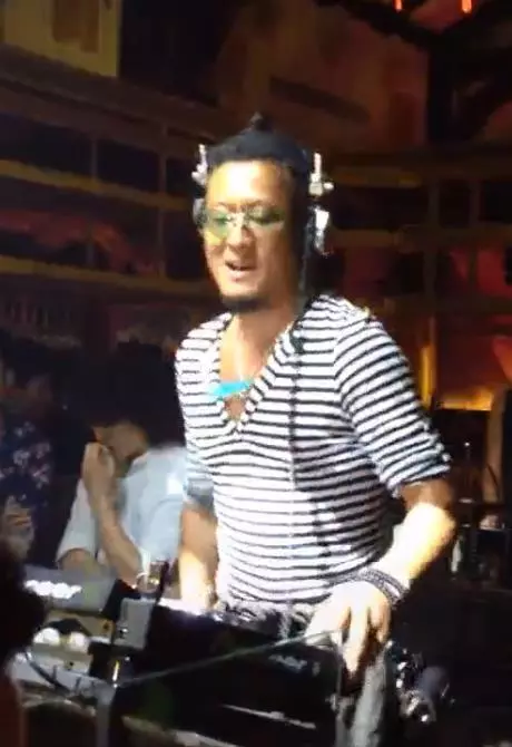55歲孫興近況曝光!一手好牌打爛,夫妻倆到處走穴商演,網友:混到這個地步?