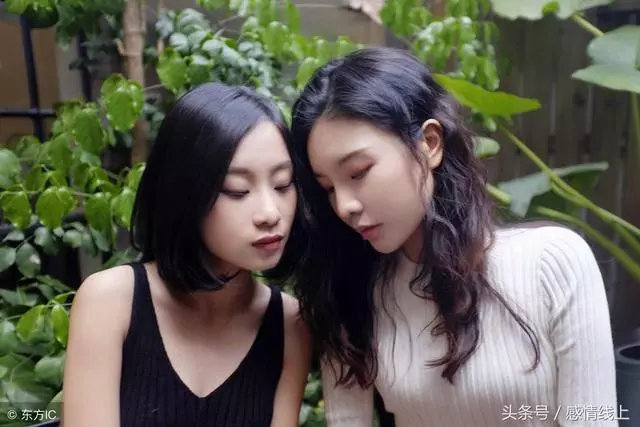 閨蜜當初搶走我男友,如今離婚卻怪罪於我,我回她兩個字!