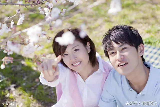 閨蜜當初搶走我男友,如今離婚卻怪罪於我,我回她兩個字!