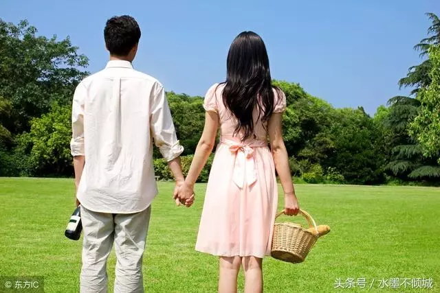 母親和丈夫爭吵,母親讓女兒說一句公道話,女兒說,我想回家了