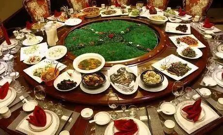 小叔子結婚紅包丟了,大家懷疑我偷了,我指指頭上,婆婆愣了!
