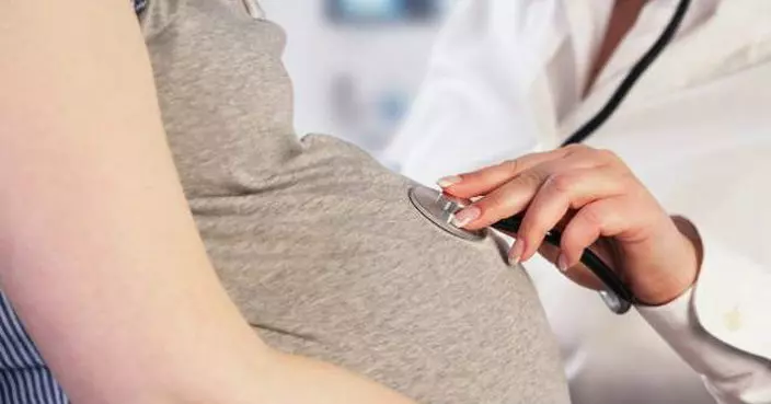 產檢等2小時!年輕爸嗆老婆:「X的浪費時間」 孕妻進到產檢房「他下秒自私舉動」網罵:想巴蕊