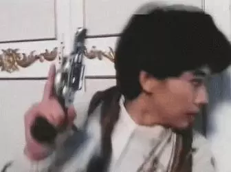 前任黑幫大佬,現任國外坐牢,她的情史也太精彩了吧!